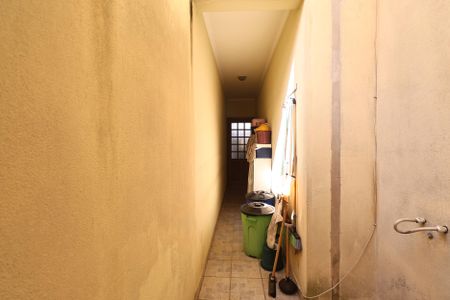 Casa à venda com 360m², 4 quartos e 5 vagasCorredor