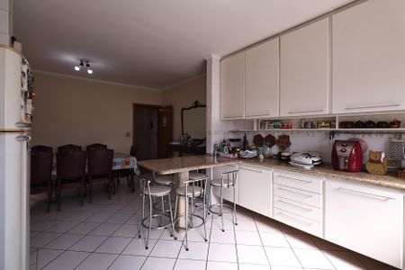 Casa à venda com 360m², 4 quartos e 5 vagasCozinha