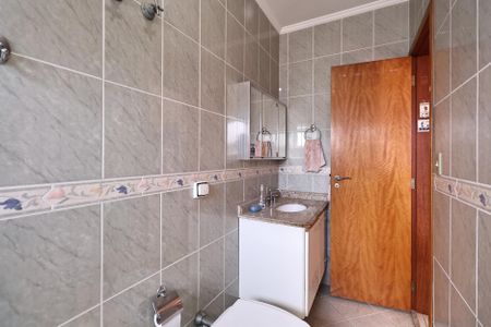Casa à venda com 360m², 4 quartos e 5 vagasBanheiro suíte 1
