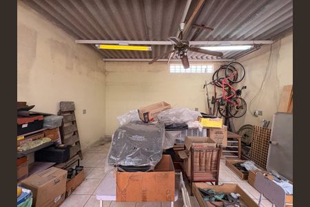 Casa à venda com 360m², 4 quartos e 5 vagasQuarto/ deposito