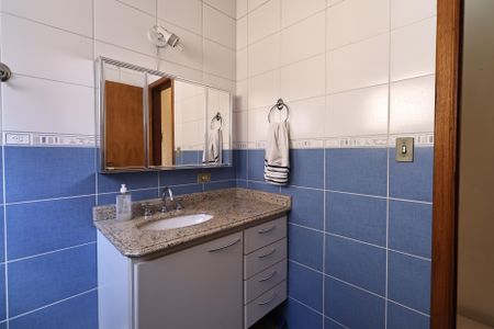 Casa à venda com 360m², 4 quartos e 5 vagasBanheiro