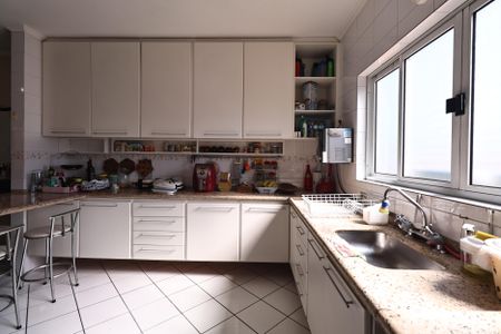 Casa à venda com 360m², 4 quartos e 5 vagasCozinha