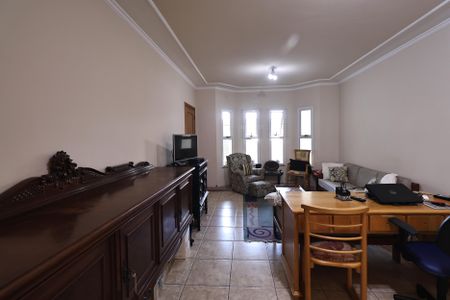 Casa à venda com 360m², 4 quartos e 5 vagasSala