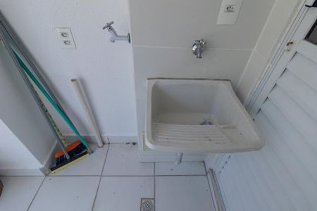Área de Serviço de apartamento para alugar com 2 quartos, 51m² em Jardim Claudia, Pinhais