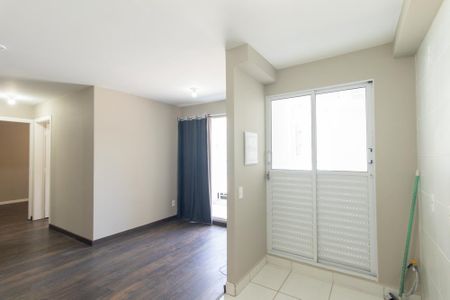 Cozinha de apartamento para alugar com 2 quartos, 51m² em Jardim Claudia, Pinhais