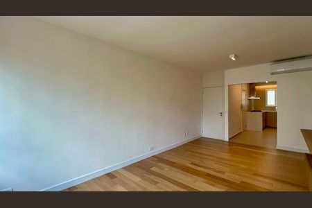 Sala de apartamento à venda com 2 quartos, 96m² em Cerqueira César, São Paulo