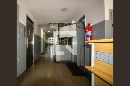 Apartamento à venda com 28m², 1 quarto e 1 vaga Apartamento à venda com 28m², 1 quarto e 1 vagaHall