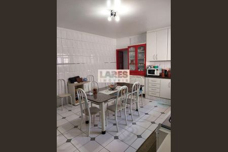 Casa à venda com 250m², 3 quartos e 6 vagas