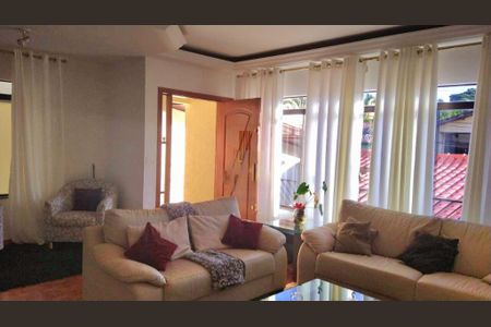 Casa à venda com 4 quartos, 310m² em Adalgisa, São Paulo