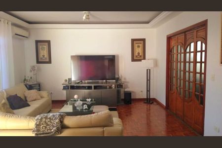 Casa à venda com 4 quartos, 310m² em Adalgisa, São Paulo