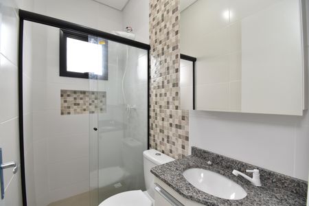 Banheiro de apartamento para alugar com 1 quarto, 30m² em Cajuru, Curitiba