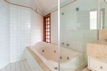 Casa de condomínio à venda com 455m², 4 quartos e 4 vagas