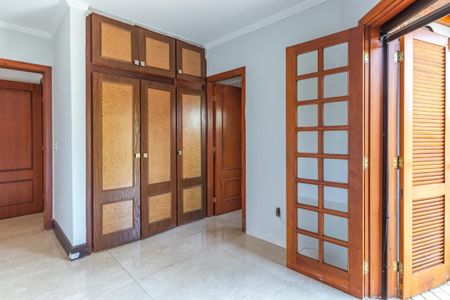 Casa de condomínio à venda com 455m², 4 quartos e 4 vagas