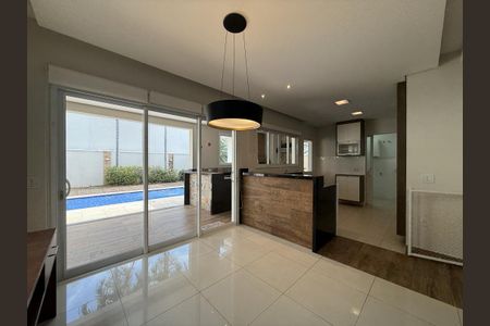 Casa de condomínio à venda com 258m², 4 quartos e 4 vagas