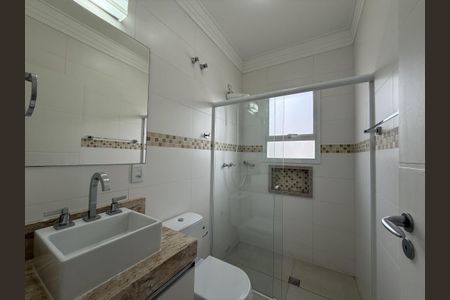 Casa de condomínio à venda com 258m², 4 quartos e 4 vagas