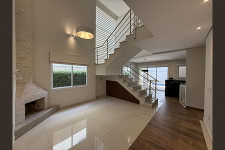 Casa de condomínio à venda com 258m², 4 quartos e 4 vagas