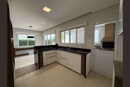 Casa de condomínio à venda com 258m², 4 quartos e 4 vagas