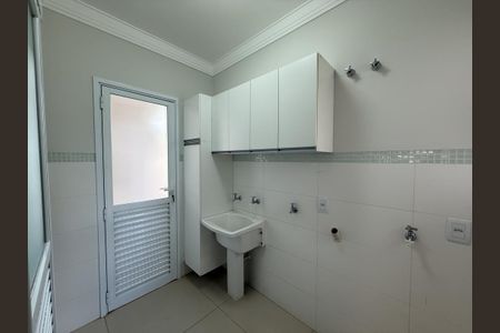 Casa de condomínio à venda com 258m², 4 quartos e 4 vagas