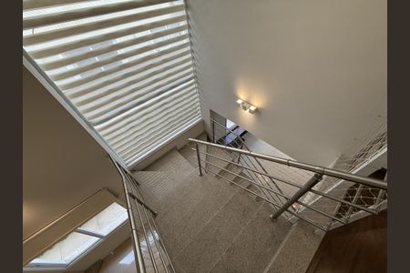 Casa de condomínio à venda com 258m², 4 quartos e 4 vagas