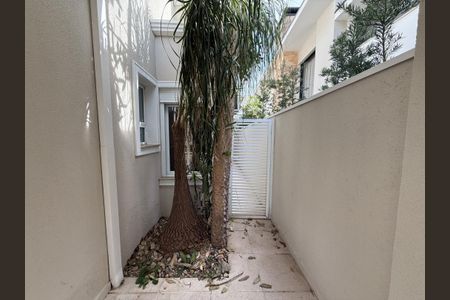 Casa de condomínio à venda com 258m², 4 quartos e 4 vagas