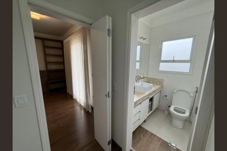 Casa de condomínio à venda com 258m², 4 quartos e 4 vagas