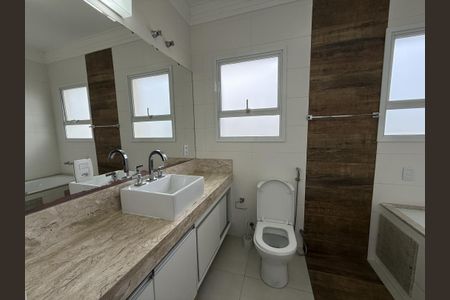 Casa de condomínio à venda com 258m², 4 quartos e 4 vagas