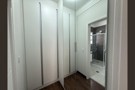 Casa de condomínio à venda com 258m², 4 quartos e 4 vagas
