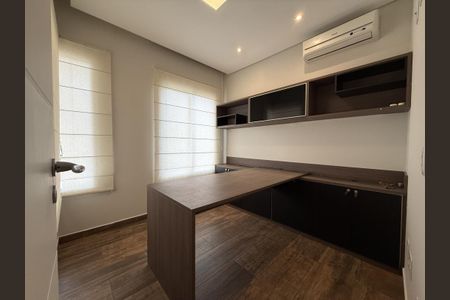 Casa de condomínio à venda com 258m², 4 quartos e 4 vagas