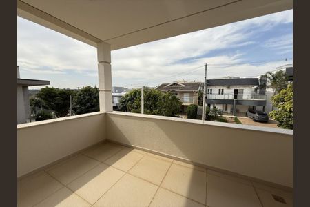 Casa de condomínio à venda com 258m², 4 quartos e 4 vagas