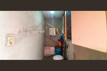 Casa à venda com 140m², 6 quartos e 2 vagas Casa à venda com 140m², 6 quartos e 2 vagasCasa 1 - Banheiro não finalizado