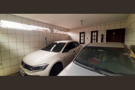 Casa à venda com 140m², 6 quartos e 2 vagas Casa à venda com 140m², 6 quartos e 2 vagasGaragem