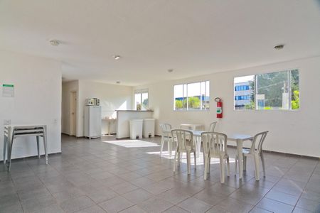 Apartamento à venda com 42m², 2 quartos e sem vagaÁrea comum - Salão de festas
