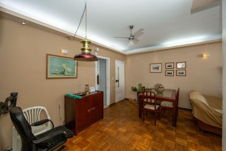 Apartamento à venda com 102m², 2 quartos e 2 vagasSALA