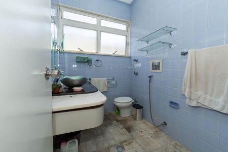 Apartamento à venda com 102m², 2 quartos e 2 vagasBANHEIRO