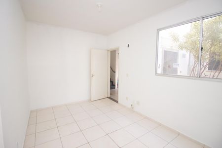 Sala de apartamento para alugar com 2 quartos, 45m² em Vila Cristina, Contagem