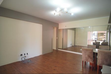 Apartamento para alugar com 85m², 2 quartos e 1 vagaSala