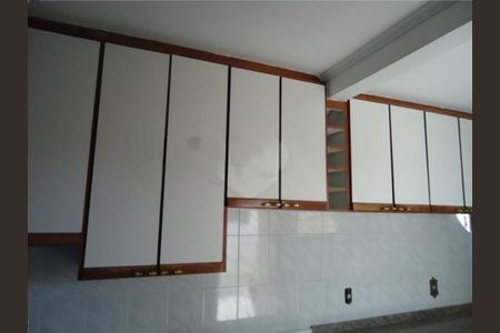 Casa à venda com 195m², 5 quartos e 2 vagas