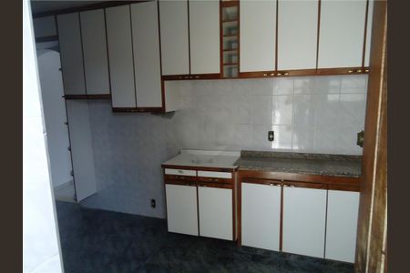 Casa à venda com 195m², 5 quartos e 2 vagas