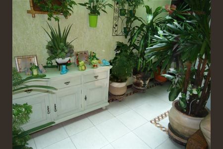 Casa à venda com 3 quartos, 180m² em Vila Mangalot, São Paulo