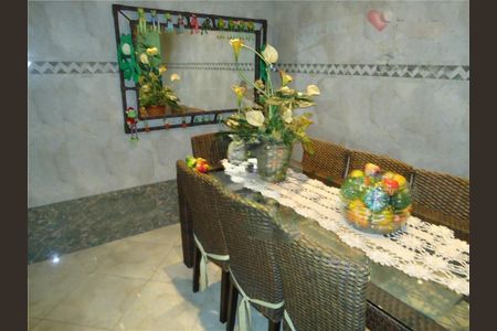 Casa à venda com 3 quartos, 180m² em Vila Mangalot, São Paulo