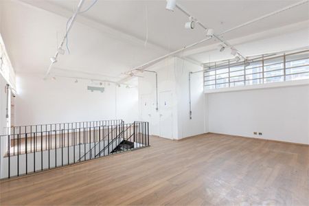 Casa à venda com 10 quartos, 330m² em Jardim das Acacias, São Paulo