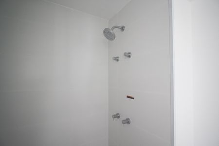 Banheiro de kitnet/studio à venda com 1 quarto, 28m² em Moema, São Paulo