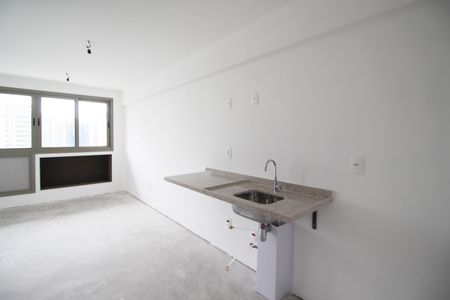 Cozinha de kitnet/studio à venda com 1 quarto, 28m² em Moema, São Paulo