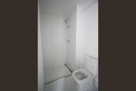 Banheiro de kitnet/studio à venda com 1 quarto, 28m² em Moema, São Paulo