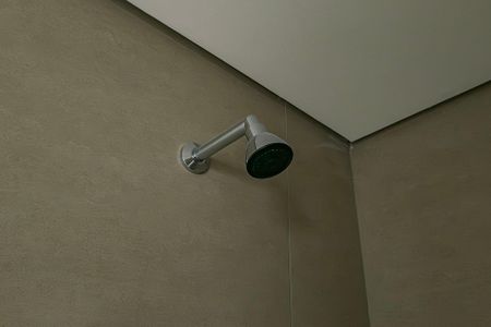 Banheiro de kitnet/studio à venda com 1 quarto, 24m² em Pompeia, São Paulo