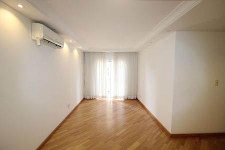 Apartamento à venda com 72m², 2 quartos e 1 vagaSala