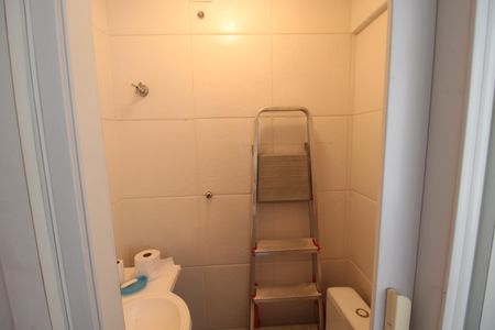 Apartamento à venda com 72m², 2 quartos e 1 vagaÁrea de Serviço - Banheiro