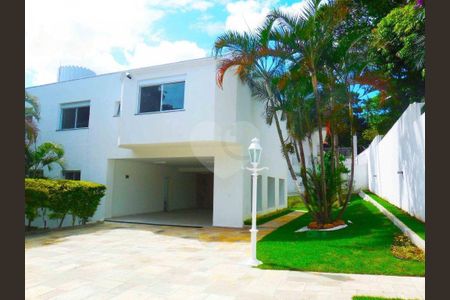 Casa à venda com 789m², 5 quartos e 6 vagas