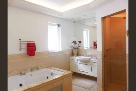 Casa à venda com 789m², 5 quartos e 6 vagas