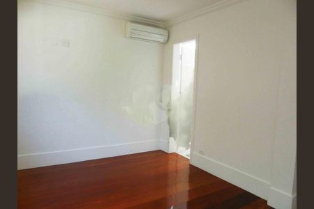 Casa à venda com 789m², 5 quartos e 6 vagas